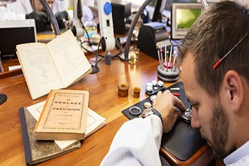 青岛江诗丹顿手表官方售后维修在哪里