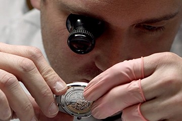 青岛江诗丹顿表换原装电池